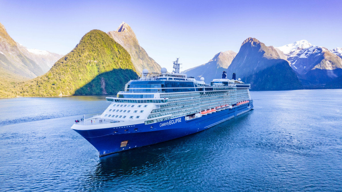 Milford Sound Drone 1 1
